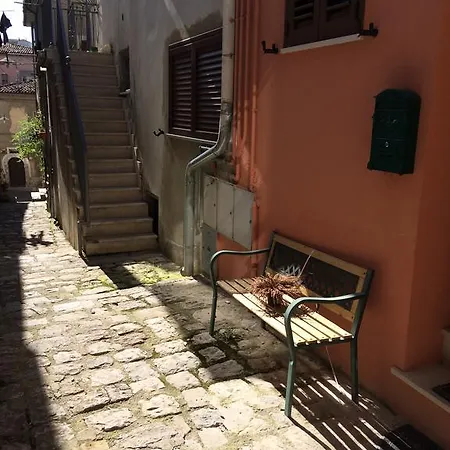 La Casa Nel Vicolo *